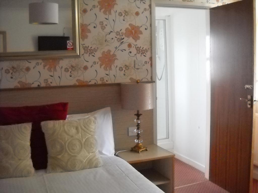 Carbeile Inn Torpoint Chambre photo